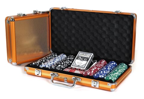 KD Complete 300 Matte Gold Poker Chip Set – Includes Aluminum Case, Texas Hold’Em Buttons, and Cards, Perfect for Casino and Family Gatherings, Premium Professional Casino Chip Set